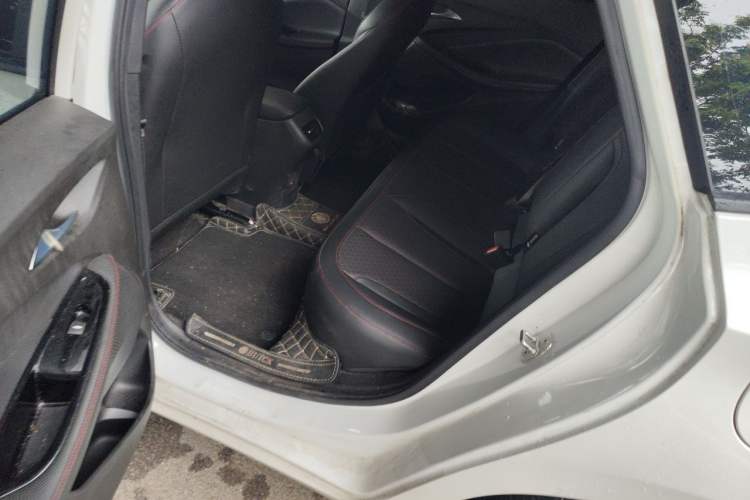 Used Buick Verano 2023 Pro GS Hunter Wind Edition Left Rear Seat