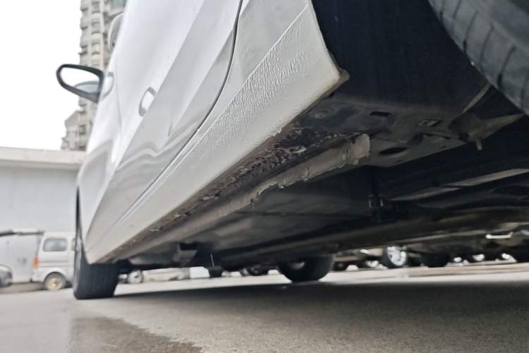 Used Buick Verano 2023 Pro GS Hunter Wind Edition Left Side Sill