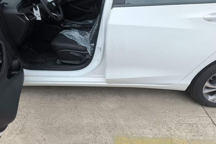 Used Buick Verano 2023 Pro Enjoyment Edition Left Side Sill