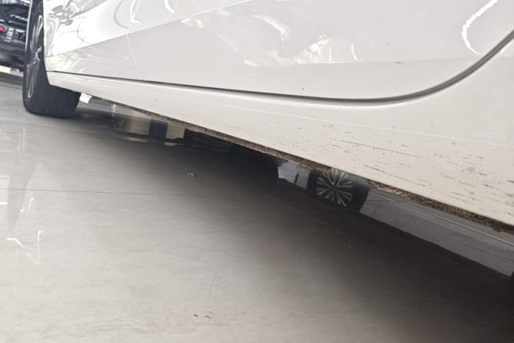 Used Buick Verano 2023 Pro GS Hunter Wind Edition Left Side Sill