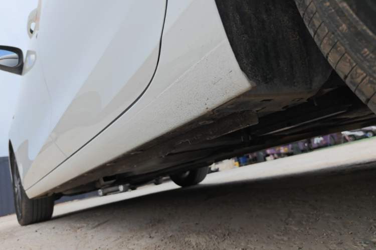 Used Buick Verano 2023 Pro GS Hunter Wind Edition Left Side Sill