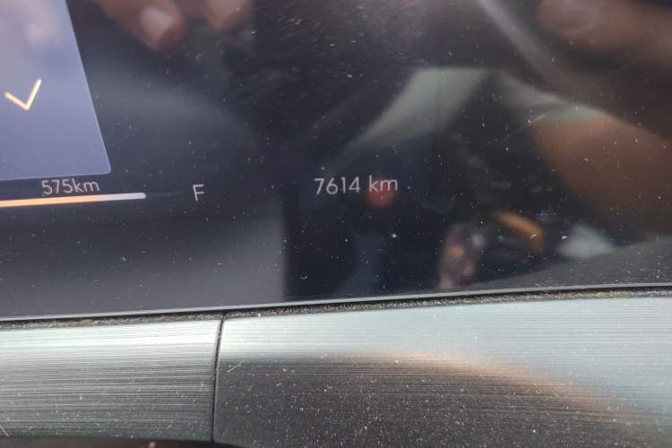 Used Buick Verano 2023 Pro Enjoyment Edition Odometer Close Up