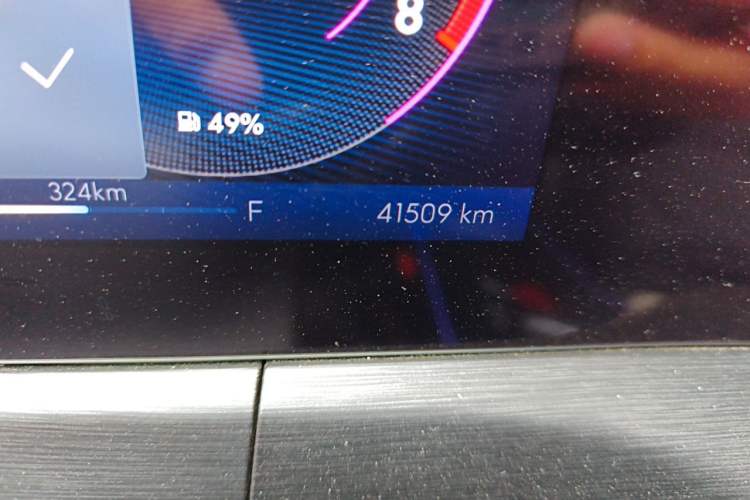 Used Buick Verano 2023 Pro GS Swift Edition Odometer Close Up