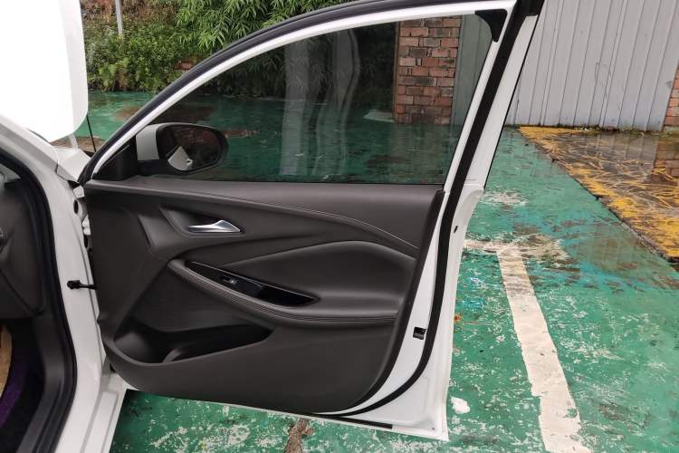 Used Buick Verano 2023 Pro Enjoyment Edition Right Front Door Interior