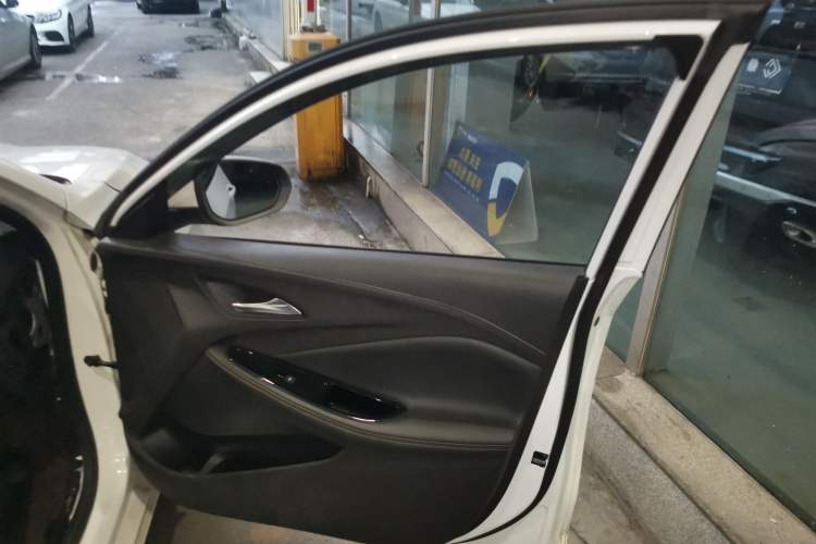 Used Buick Verano 2023 Pro Enjoyment Edition Right Front Door Interior