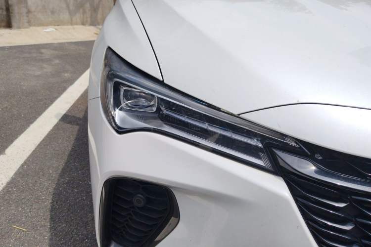 Used Buick Verano 2023 Pro GS Swift Edition Right Front Headlight