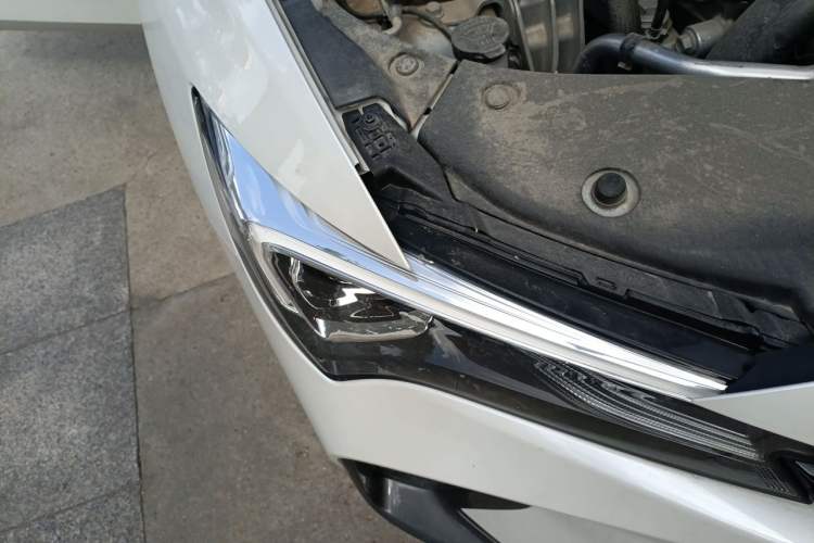 Used Buick Verano 2023 Pro GS Hunter Wind Edition Right Front Headlight