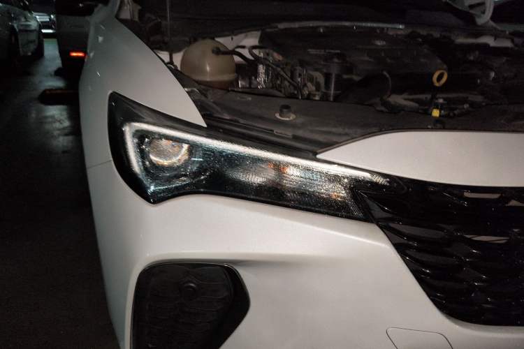 Used Buick Verano 2023 Pro GS Hunter Wind Edition Right Front Headlight