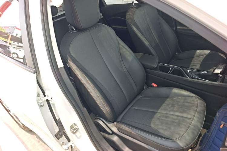Used Buick Verano 2023 Pro Enjoyment Edition Right Front Seat