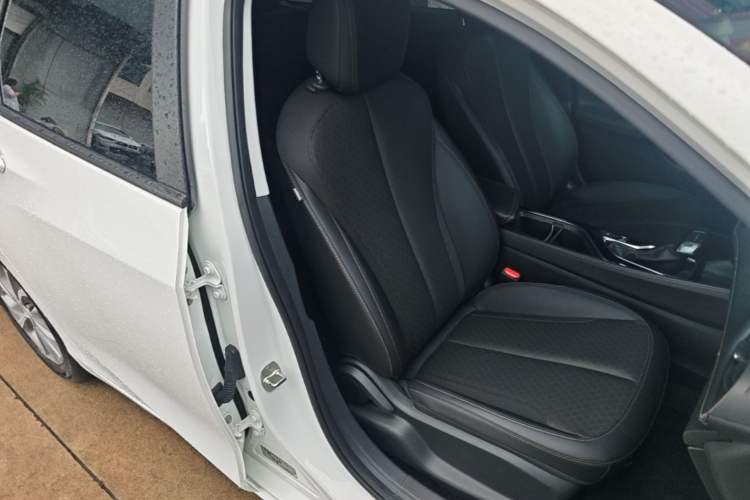 Used Buick Verano 2023 Pro Enjoyment Edition Right Front Seat
