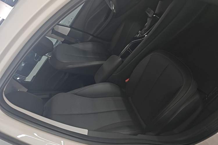 Used Buick Verano 2023 Pro Enjoyment Edition Right Front Seat