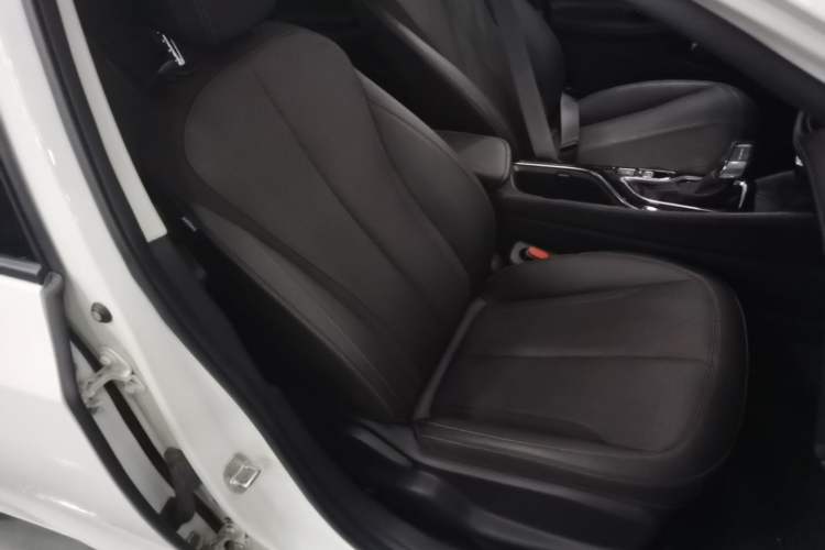 Used Buick Verano 2023 Pro Enjoyment Edition Right Front Seat