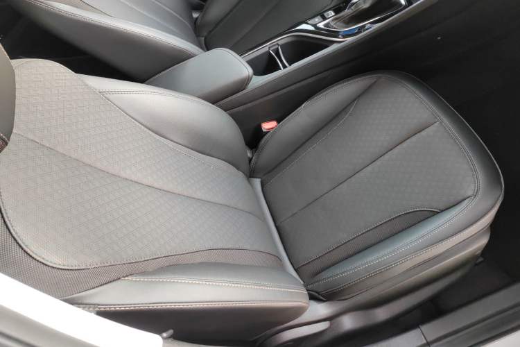 Used Buick Verano 2023 Pro Enjoyment Edition Right Front Seat