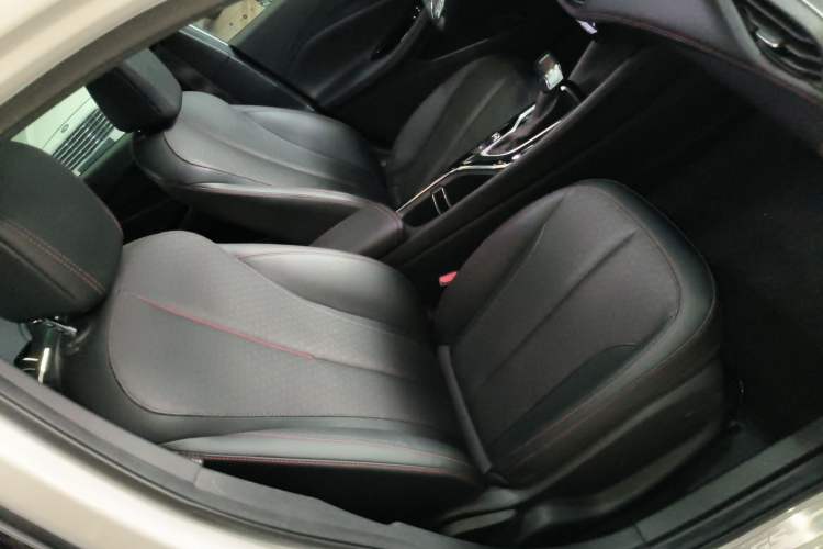 Used Buick Verano 2023 Pro GS Hunter Wind Edition Right Front Seat