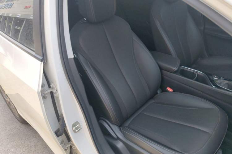 Used Buick Verano 2023 Pro Enjoyment Edition Right Front Seat