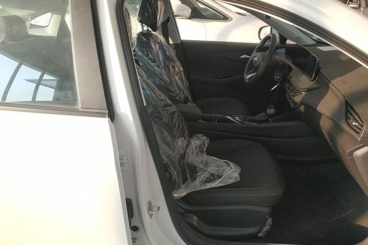 Used Buick Verano 2023 Pro Enjoyment Edition Right Front Seat