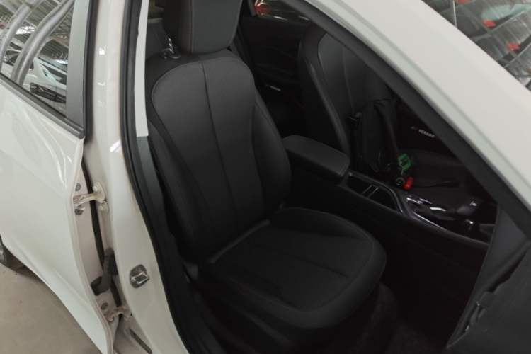 Used Buick Verano 2023 Pro Enjoyment Edition Right Front Seat