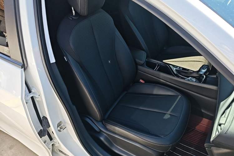 Used Buick Verano 2023 Pro Enjoyment Edition Right Front Seat