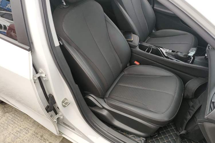 Used Buick Verano 2023 Pro Enjoyment Edition Right Front Seat