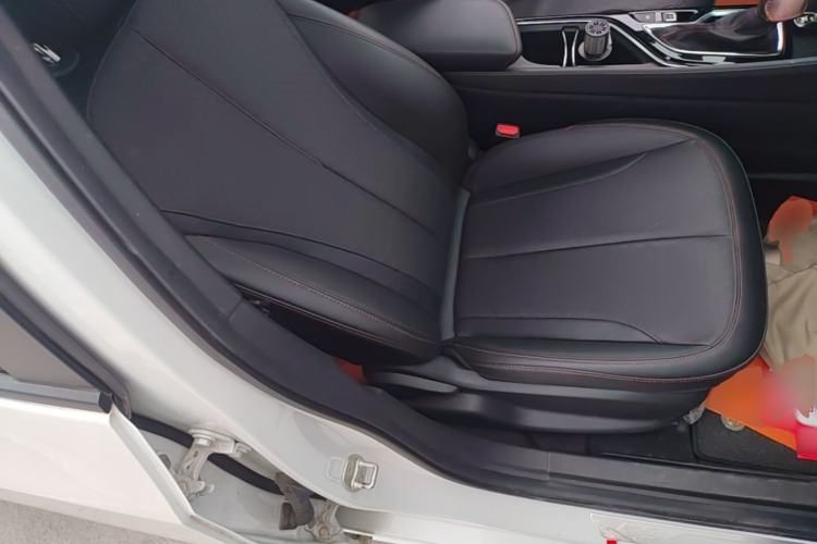Used Buick Verano 2023 Pro GS Hunter Wind Edition Right Front Seat