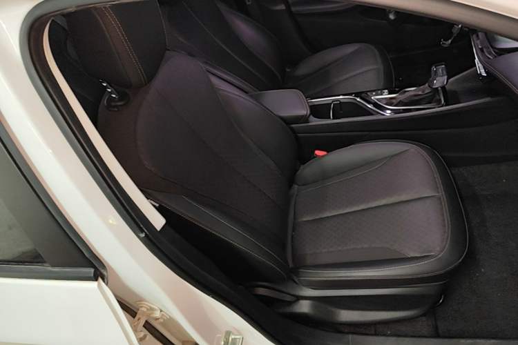 Used Buick Verano 2023 Pro Enjoyment Edition Right Front Seat