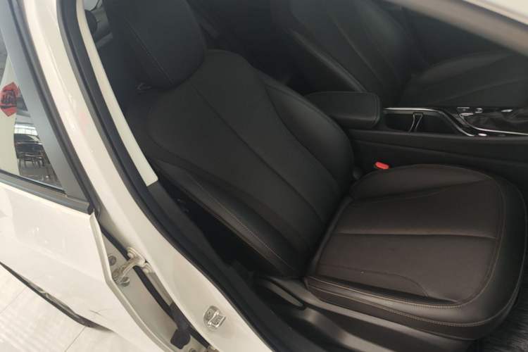 Used Buick Verano 2023 Pro Enjoyment Edition Right Front Seat