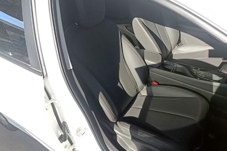 Used Buick Verano 2023 Pro Enjoyment Edition Right Front Seat