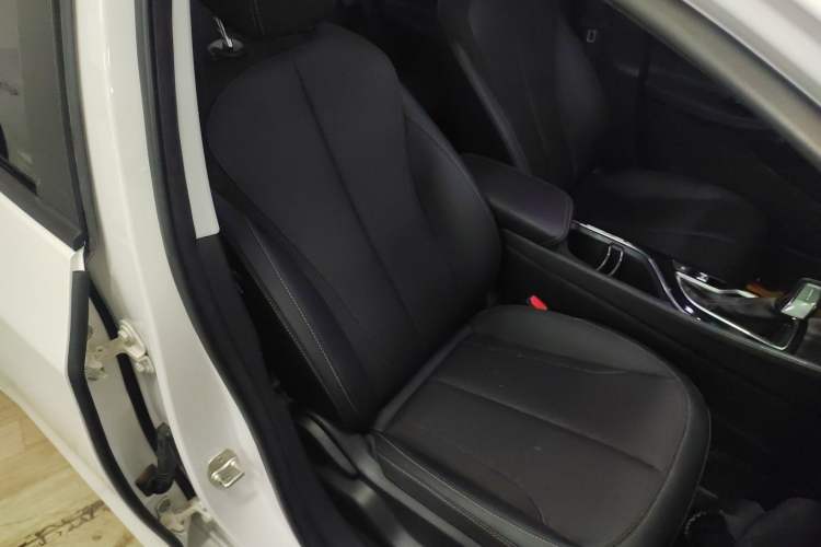 Used Buick Verano 2023 Pro Enjoyment Edition Right Front Seat