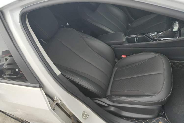 Used Buick Verano 2023 Pro Enjoyment Edition Right Front Seat