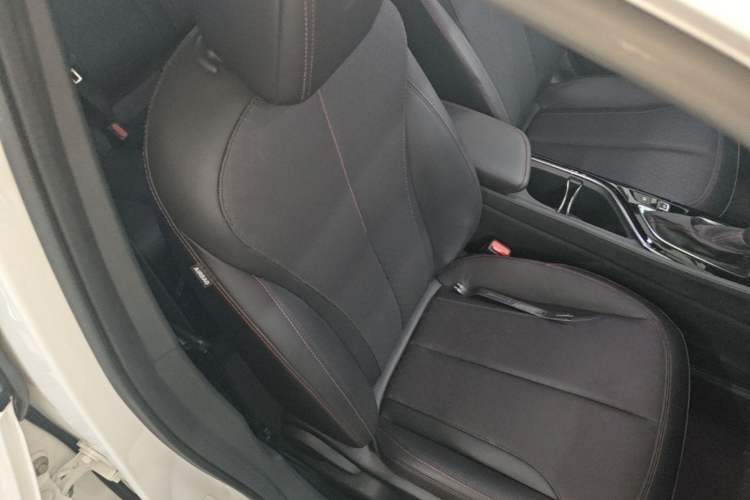 Used Buick Verano 2023 Pro GS Hunter Wind Edition Right Front Seat