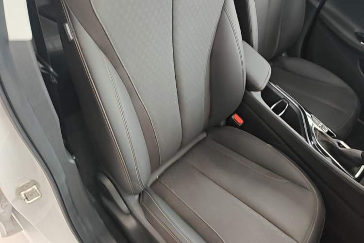 Used Buick Verano 2023 Pro Enjoyment Edition Right Front Seat