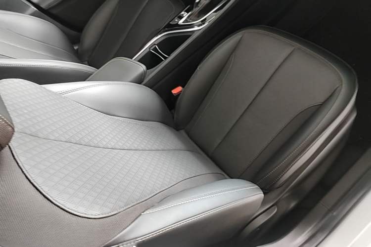 Used Buick Verano 2023 Pro Enjoyment Edition Right Front Seat
