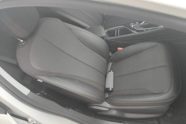 Used Buick Verano 2023 Pro Enjoyment Edition Right Front Seat
