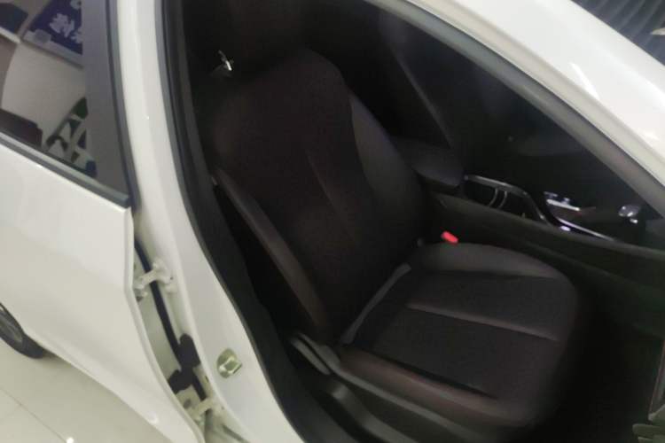 Used Buick Verano 2023 Pro GS Hunter Wind Edition Right Front Seat
