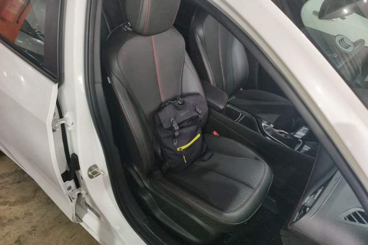 Used Buick Verano 2023 Pro GS Hunter Wind Edition Right Front Seat