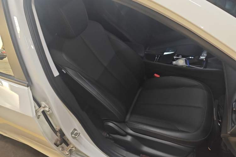Used Buick Verano 2023 Pro Enjoyment Edition Right Front Seat
