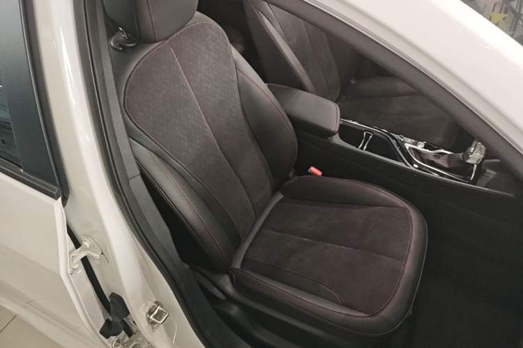 Used Buick Verano 2023 Pro GS Swift Edition Right Front Seat