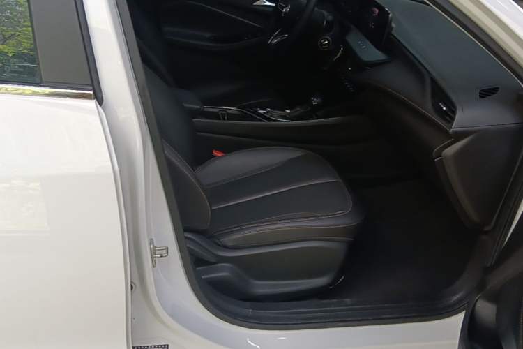 Used Buick Verano 2023 Pro Enjoyment Edition Right Front Seat
