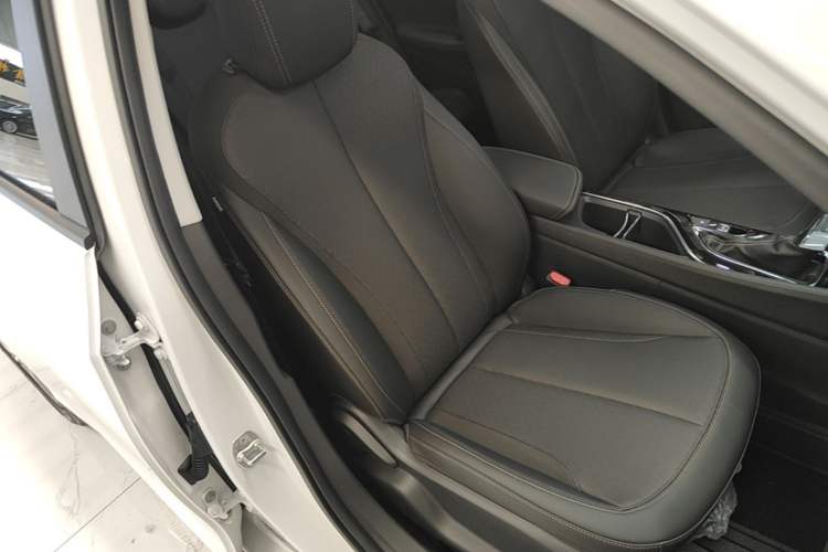 Used Buick Verano 2023 Pro Enjoyment Edition Right Front Seat