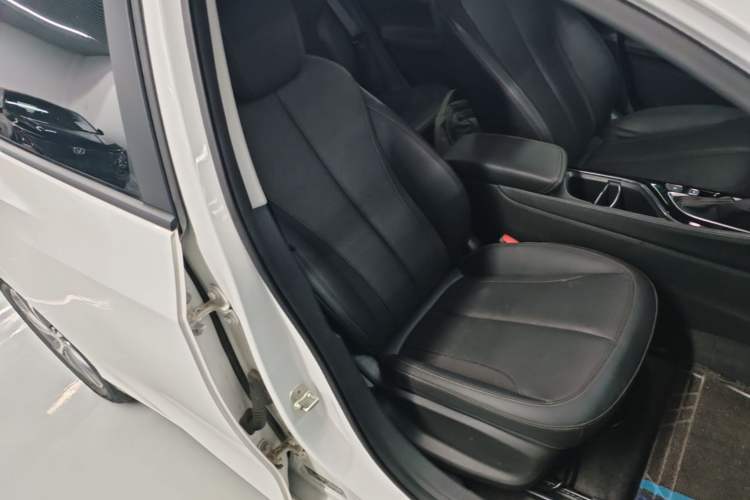 Used Buick Verano 2023 Pro Enjoyment Edition Right Front Seat