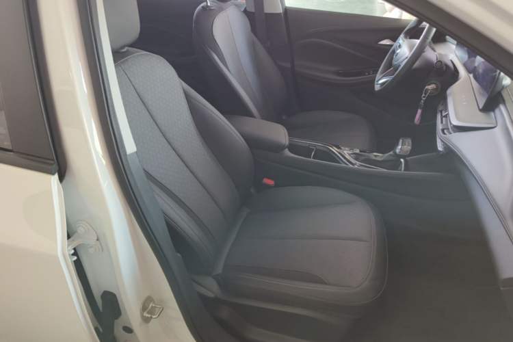 Used Buick Verano 2023 Pro Enjoyment Edition Right Front Seat