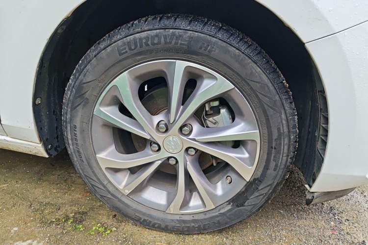 Used Buick Verano 2023 Pro Le Yi Edition Right Front Wheel Hub