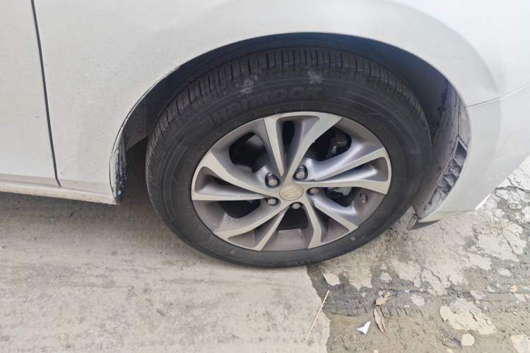 Used Buick Verano 2023 Pro Enjoyment Edition Right Front Wheel Hub