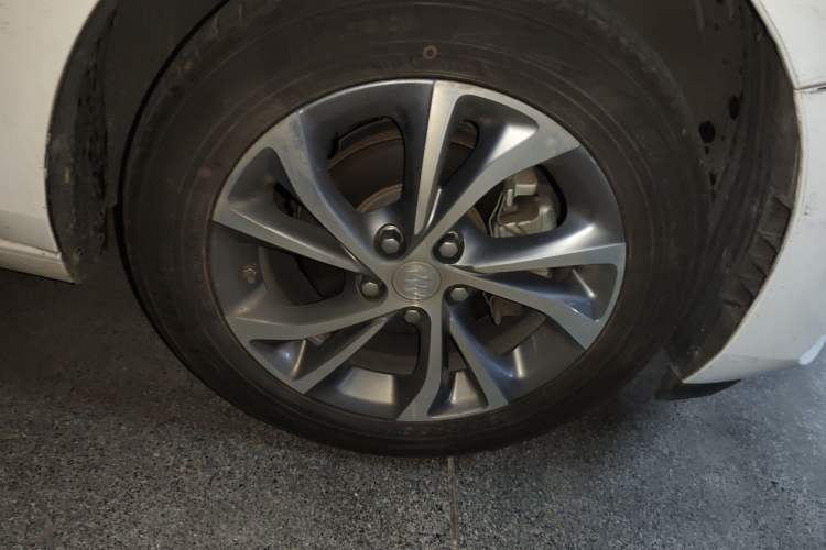 Used Buick Verano 2023 Pro Le Yi Edition Right Front Wheel Hub