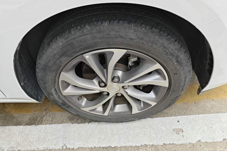 Used Buick Verano 2023 Pro Le Yi Edition Right Front Wheel Hub