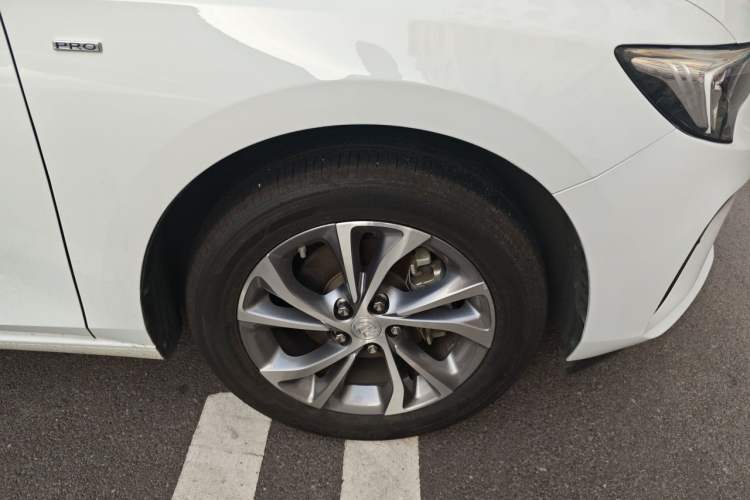 Used Buick Verano 2023 Pro Enjoyment Edition Right Front Wheel Hub
