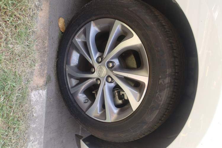 Used Buick Verano 2023 Pro Le Yi Edition Right Front Wheel Hub
