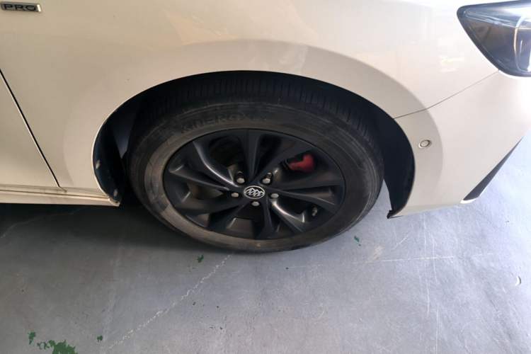 Used Buick Verano 2023 Pro GS Swift Edition Right Front Wheel Hub