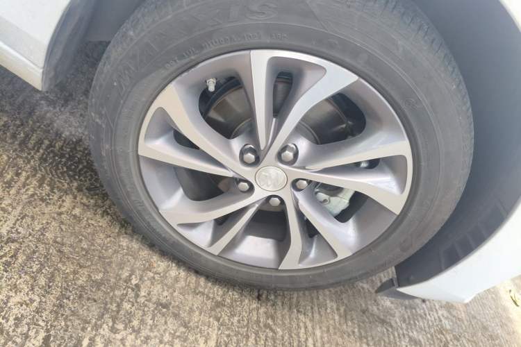 Used Buick Verano 2023 Pro Enjoyment Edition Right Front Wheel Hub