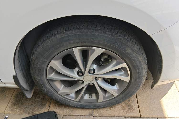 Used Buick Verano 2023 Pro Le Yi Edition Right Front Wheel Hub